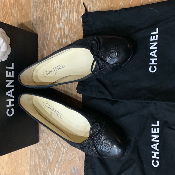 Chanel Flats 🥿 - Picture 2 of 5